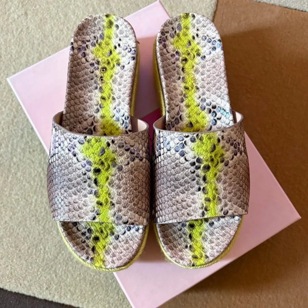 NWT KATE SPADE Zia Lemon Sorbet Faux Pearlized Snake Platforms size 7.5 - Picture 1 of 10